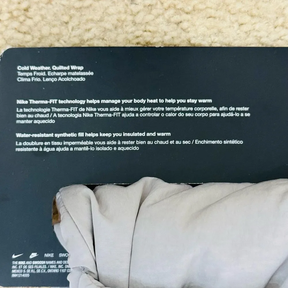 NWT Nike Therma-Fit Quilted Running Wrap in Gray Haze